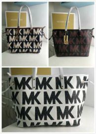 Picture of Michael Kors Lady Handbags _SKUfw106632591fw